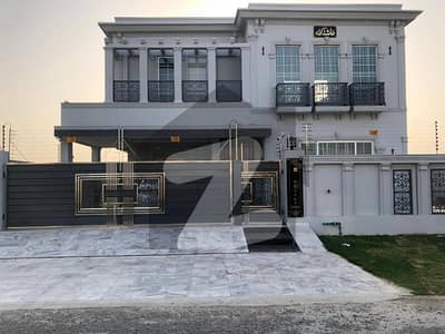 Top Location 1KANAL House S Block Phase 7 Surrounded by Beautiful House Available For Rent