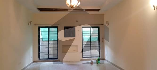 01 KANAL LOWER PORTION WITH SEPARATE GATE AVAILABLE FOR RENT