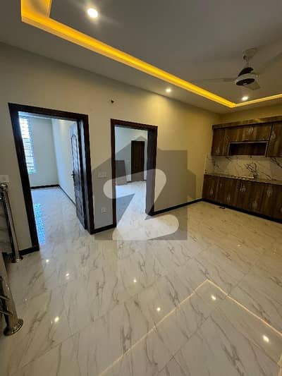 Media Town 10 Marla Portion For Rent