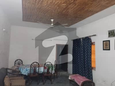 علی ٹاؤن راولپنڈی میں 3 کمروں کا 8 مرلہ مکان 1.7 کروڑ میں برائے فروخت۔