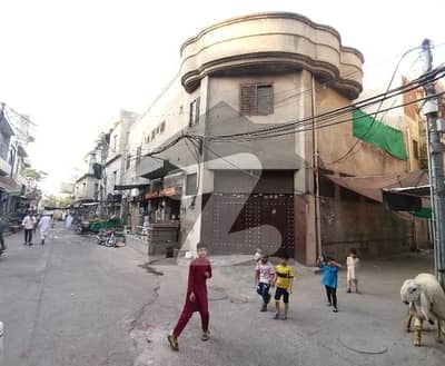 Corner House Available For sale In Model Town
