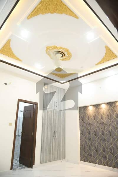 الرزاق گارڈن ساہیوال میں 3 کمروں کا 5 مرلہ مکان 1.7 کروڑ میں برائے فروخت۔