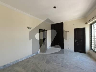 On Excellent Location Khudadad Heights Flat Sized 2100 Square Feet