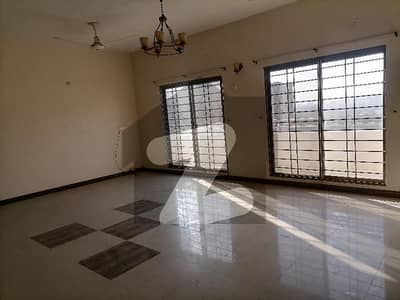 2576 Square Feet Flat In Stunning Askari 5 - Sector E Is Available For sale