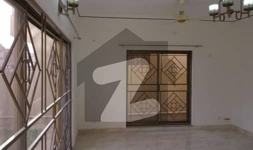 Perfect 10 Marla House In Askari 10 For sale