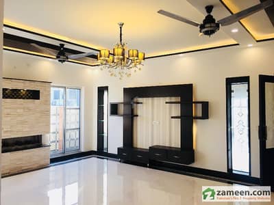 Glorious 1 Kanal VIP Designer Design Luxurious House For Sale Glorious 1 Kanal VIP Designer Design Luxurious House For Sale