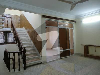 10 Marla House For Rent In Hayatabad Phase-4