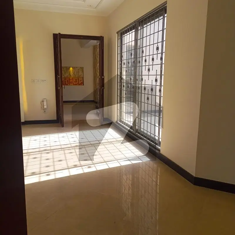 One kanal upper portion for Rent In DHA Phase 4 Block DD
