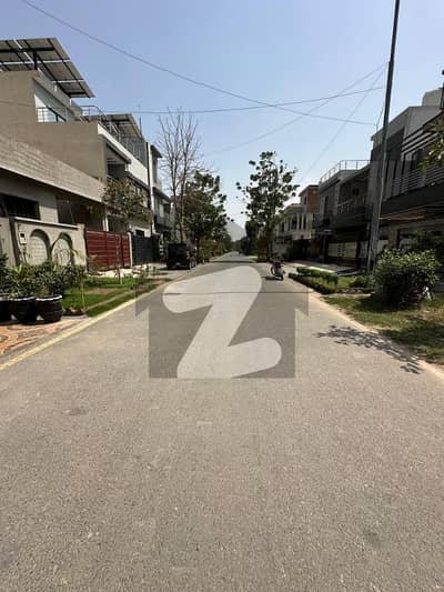 5 Marla Residential Location Plot for sale in Parkviewcity,Lahore