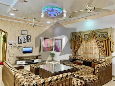واپڈا ٹاؤن لاہور میں 5 کمروں کا 10 مرلہ مکان 4.0 کروڑ میں برائے فروخت۔