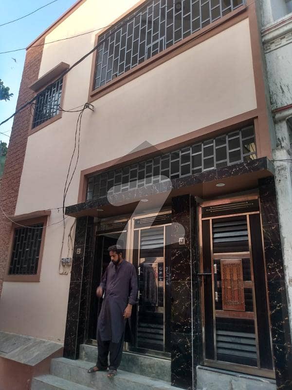 نارتھ کراچی - سیکٹر 3 نارتھ کراچی,کراچی میں 6 کمروں کا 3 مرلہ مکان 1.3 کروڑ میں برائے فروخت۔