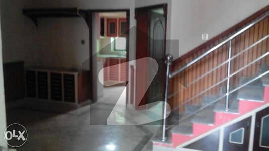 بوسان روڈ ملتان میں 4 کمروں کا 6 مرلہ مکان 38.0 ہزار میں کرایہ پر دستیاب ہے۔