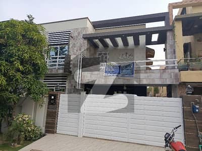 10MARLA SOLID BUILT HOUSE FOR SALE IN CENTRAL BLOCK OF BAHRIA ORCHARD LAHORE.