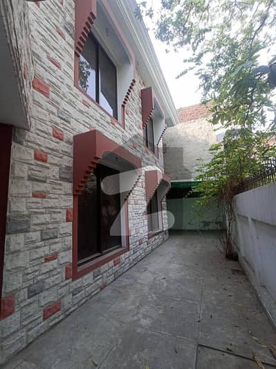 شالیمار لنک روڈ لاہور میں 5 کمروں کا 14 مرلہ مکان 4.5 کروڑ میں برائے فروخت۔