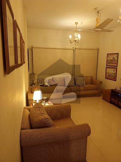 کلفٹن ۔ بلاک 8 کلفٹن,کراچی میں 2 کمروں کا 5 مرلہ فلیٹ 90.0 ہزار میں کرایہ پر دستیاب ہے۔