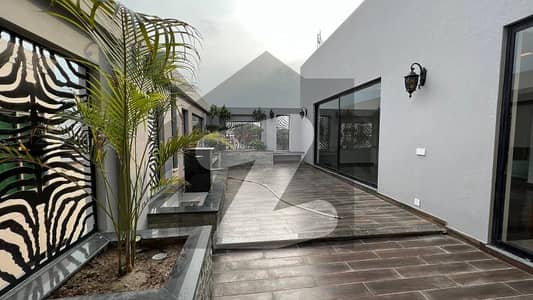 We Offer Unique Design House Slightly Used For Rent