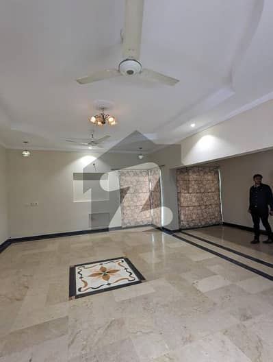 1 Kanal Upper Portion For Rent In DHA Lahore Near Jilal Sons n