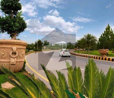 1 Kanal cutting area main road plot for sale in Gulberg Residencia islamabad