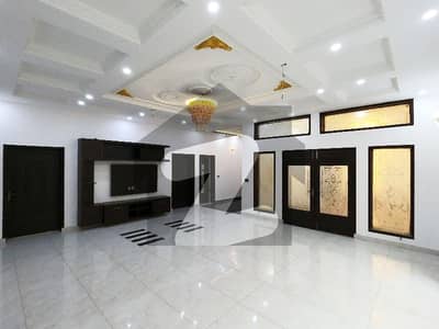 آرکیٹیکٹس انجنیئرز سوسائٹی ۔ بلاک ای آرکیٹیکٹس انجنیئرز ہاؤسنگ سوسائٹی,لاہور میں 7 کمروں کا 1 کنال مکان 6.35 کروڑ میں برائے فروخت۔
