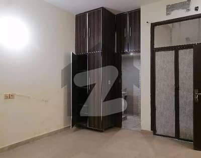 سپر ٹاون لاہور میں 4 کمروں کا 5 مرلہ مکان 2.5 کروڑ میں برائے فروخت۔