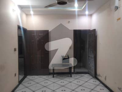 پاک عرب ہاؤسنگ سوسائٹی لاہور میں 2 کمروں کا 3 مرلہ فلیٹ 21.0 ہزار میں کرایہ پر دستیاب ہے۔