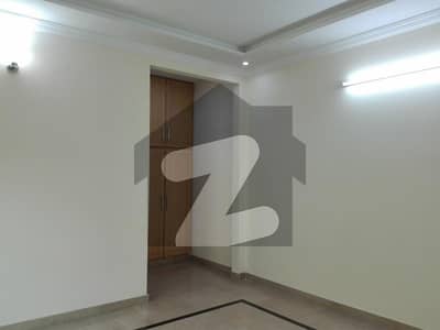 10 Marla Upper Portion In New Lalazar Of New Lalazar Is Available For rent