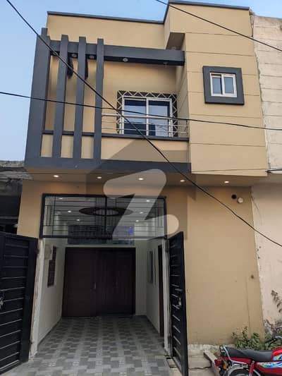 On Excellent Location House Spread Over 3 Marla In Ferozepur Road Available