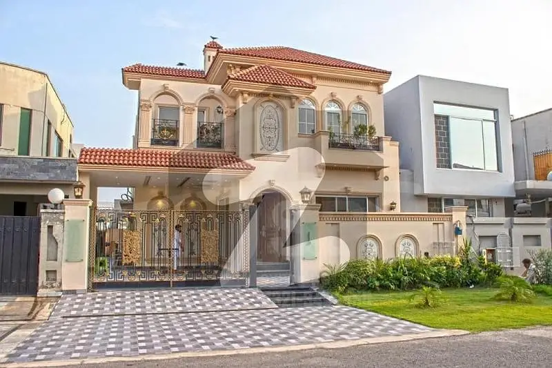 10 MARLA REGAL & ELEGANT HOUSE FOR SALE IN DHA PHASE 7