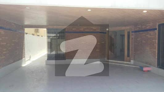 ڈی ایچ اے فیز 3 - بلاک ایکس فیز 3,ڈیفنس (ڈی ایچ اے),لاہور میں 5 کمروں کا 1 کنال مکان 6.9 کروڑ میں برائے فروخت۔