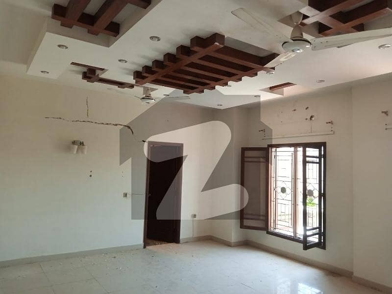 500 Yards Like New 2+4=6 Bed House 500 Yards Like New 2+4=6 Bed House