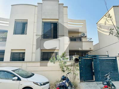 240 Square Yards House For sale In Rs. 33000000 Only