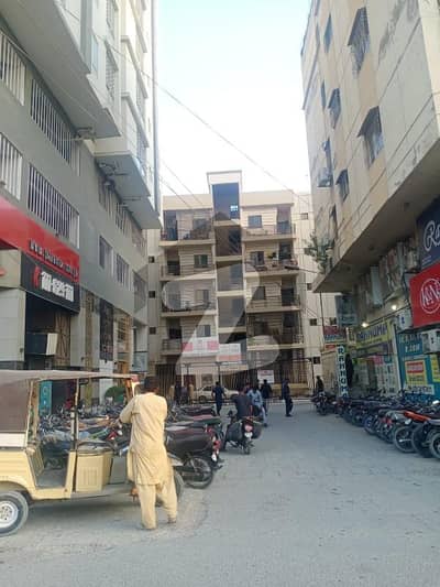 FOR RENT 3BED-DD (2ND FLOOR, CORNER) FLAT AVAILABLE IN KINGS COTTAGES (PH-II) BLOCK-7 GULISTAN-E-JAUHAR