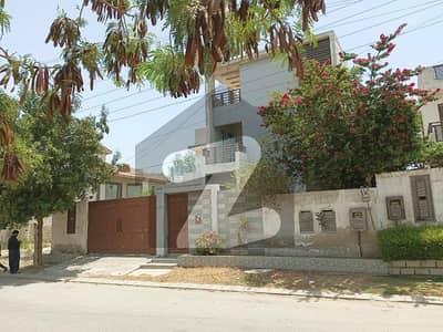 500 Sq. Yds. Well Maintained Proper 2 Units Luxurious Bungalow For Sale At Khayaban-E-Roomi, DHA Phase 8