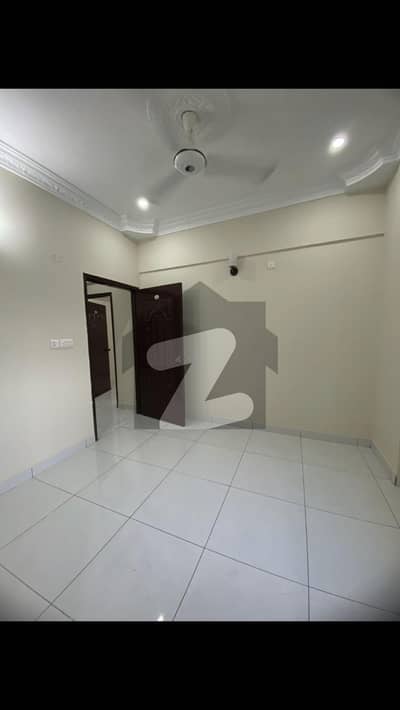 DHA BRAND NEW MODERN STYLE APARTMENT FOR RENT

2nd Floor With Lift
3 BEDROOMS ATTACH BATHROOMS
DRAWING HUGE T. V LOUNGE
2 OPEN BALONEY
BRAND NEW
1250 sqft
Front Entrance
