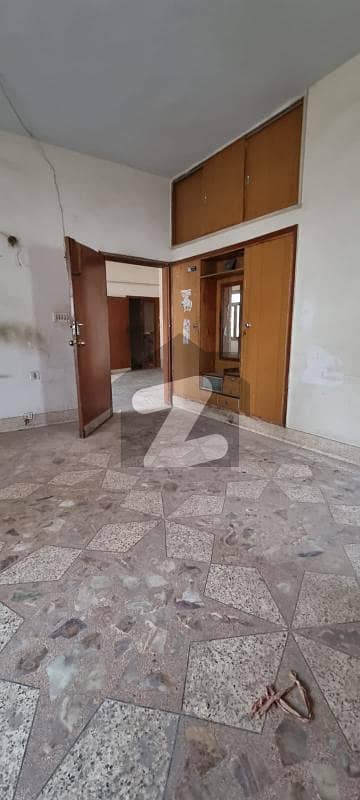 North nazimabad block H House for sale Near to food street old house