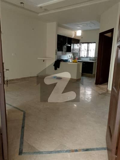 اسٹیٹ لائف ہاؤسنگ سوسائٹی لاہور میں 3 کمروں کا 5 مرلہ مکان 72.0 ہزار میں کرایہ پر دستیاب ہے۔