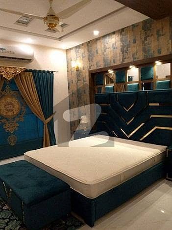 بحریہ ٹاؤن اقبال بلاک بحریہ ٹاؤن سیکٹر ای,بحریہ ٹاؤن,لاہور میں 5 کمروں کا 10 مرلہ مکان 3.25 کروڑ میں برائے فروخت۔