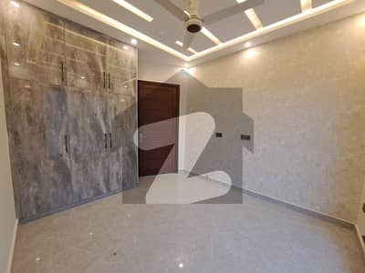 8 Marla Brand New Upper Portion For REnt Bahria Orchard Lahore