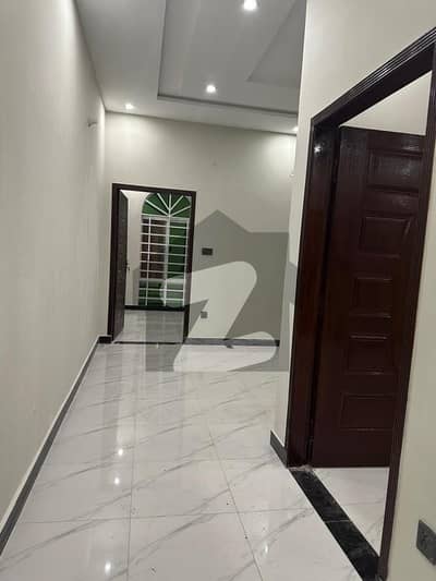 سلطان ٹاؤن لاہور میں 3 کمروں کا 2 مرلہ مکان 1.2 کروڑ میں برائے فروخت۔