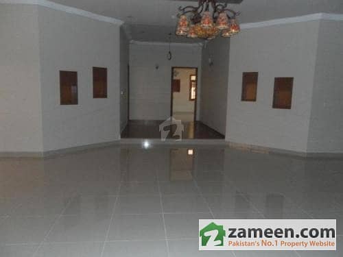 2500 Square Feet 3 Bedrooms Apartment On Rent