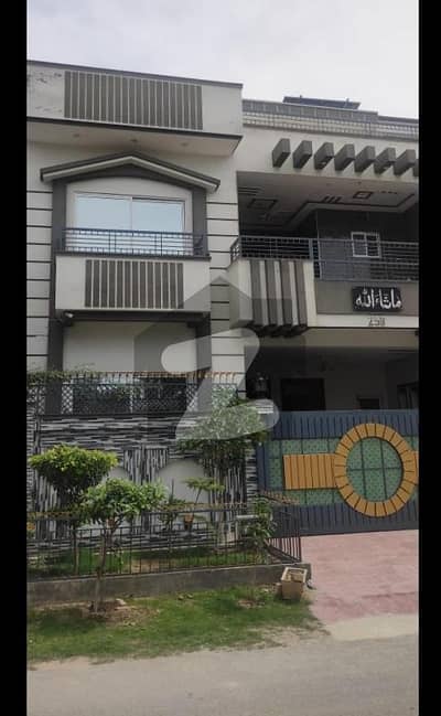 G10 Upper Portion 3 Bedrooms With Servant