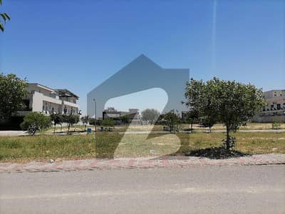 Unoccupied Residential Plot Of 5 Marla Is Available For Sale In Top City 1