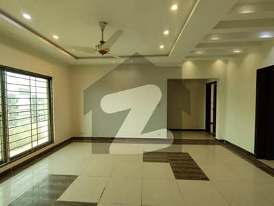 Get Ready To Buy 10 Marla 3 Bed Flat On 7th Floor In Askari 11 Lahore