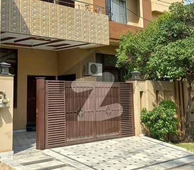 Johar Town House Sized 10 Marla For sale