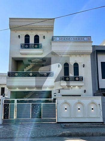 Brand New luxury house for sale-7 Marla Major road
