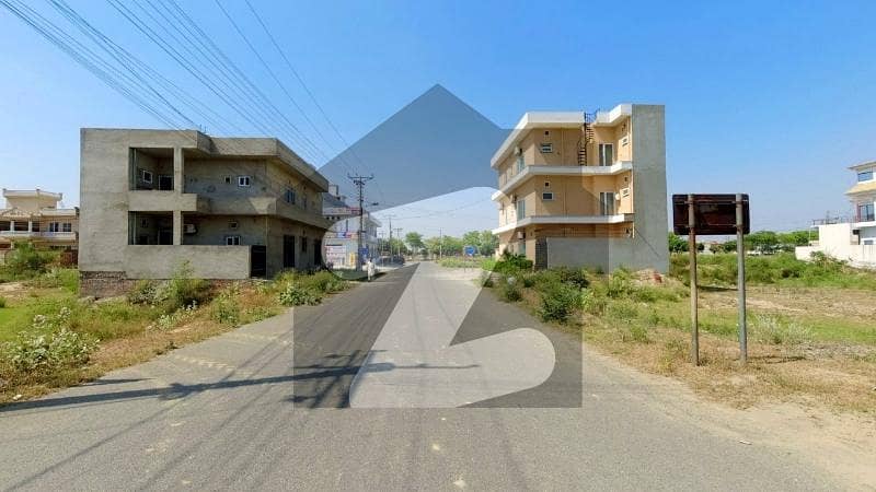 1 kanal plot available for sale block H- hot location 40 fit road