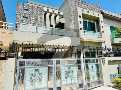 10 Marla 5 Year Old House Available For Sale In Bahria Town Phase3