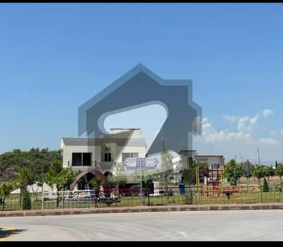 bahria enclave sector M 10 marla plot for sale in residential plot and possessionable and developed plot