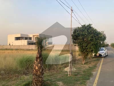 آئی وی وائی فارمز برکی روڈ,کینٹ,لاہور میں 2 کنال رہائشی پلاٹ 98.0 لاکھ میں برائے فروخت۔