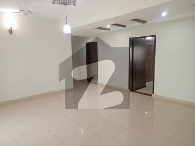 10 Marla 03 Bedrooms Luxuary Apartment Available For Sale In Sec B Askari 11 Lahore